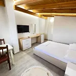 Oazi House アパート Vlorë