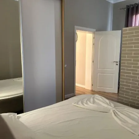 公寓 Oazi House *